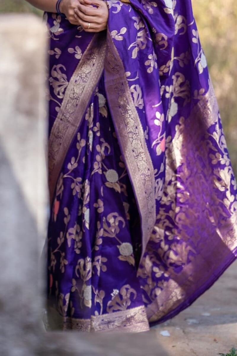 Engrossing Purple Soft Silk Saree With Lissome Blouse Piece