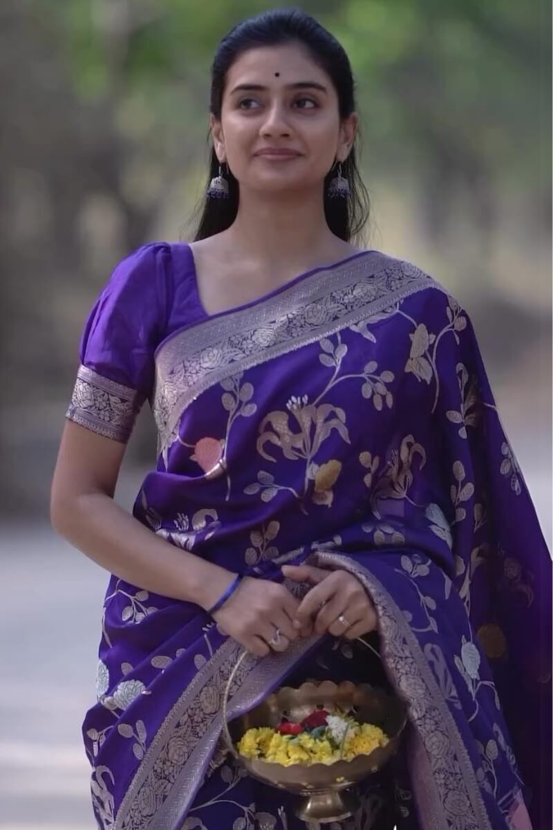 Engrossing Purple Soft Silk Saree With Lissome Blouse Piece