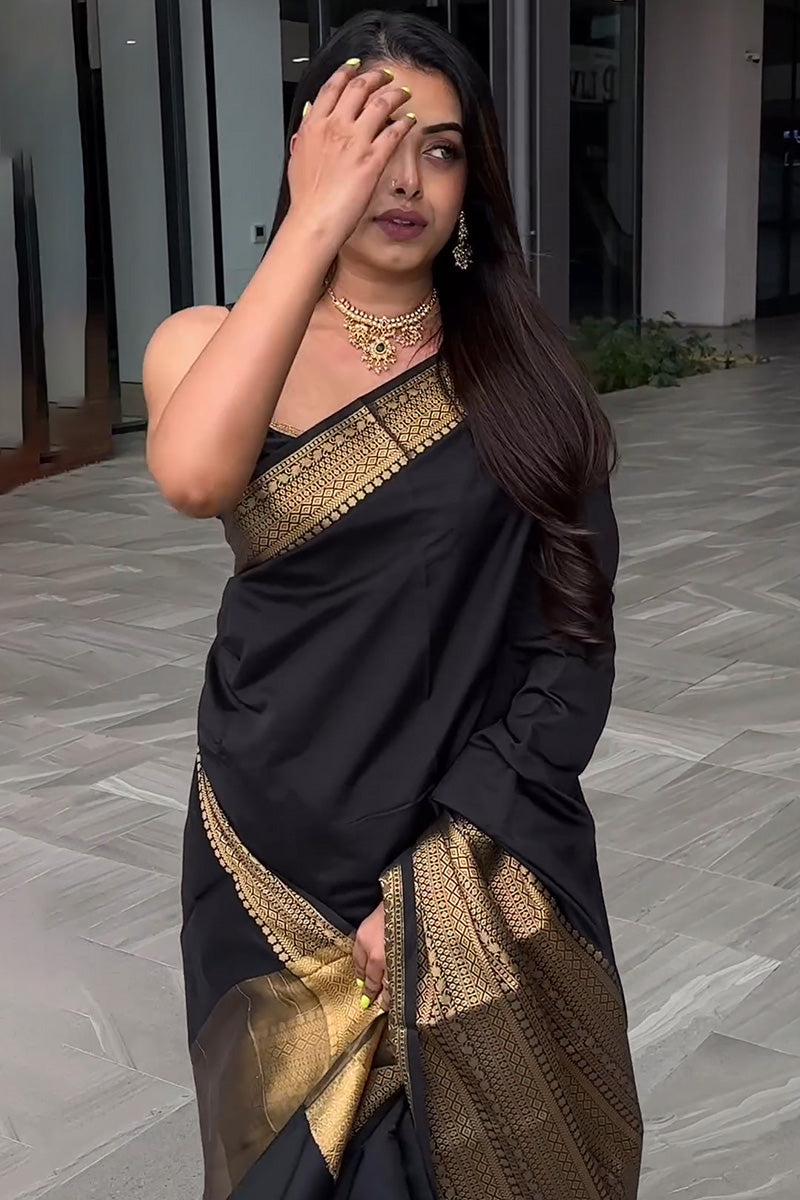 Imbrication Black Soft Silk Saree With Exuberant Blouse Piece