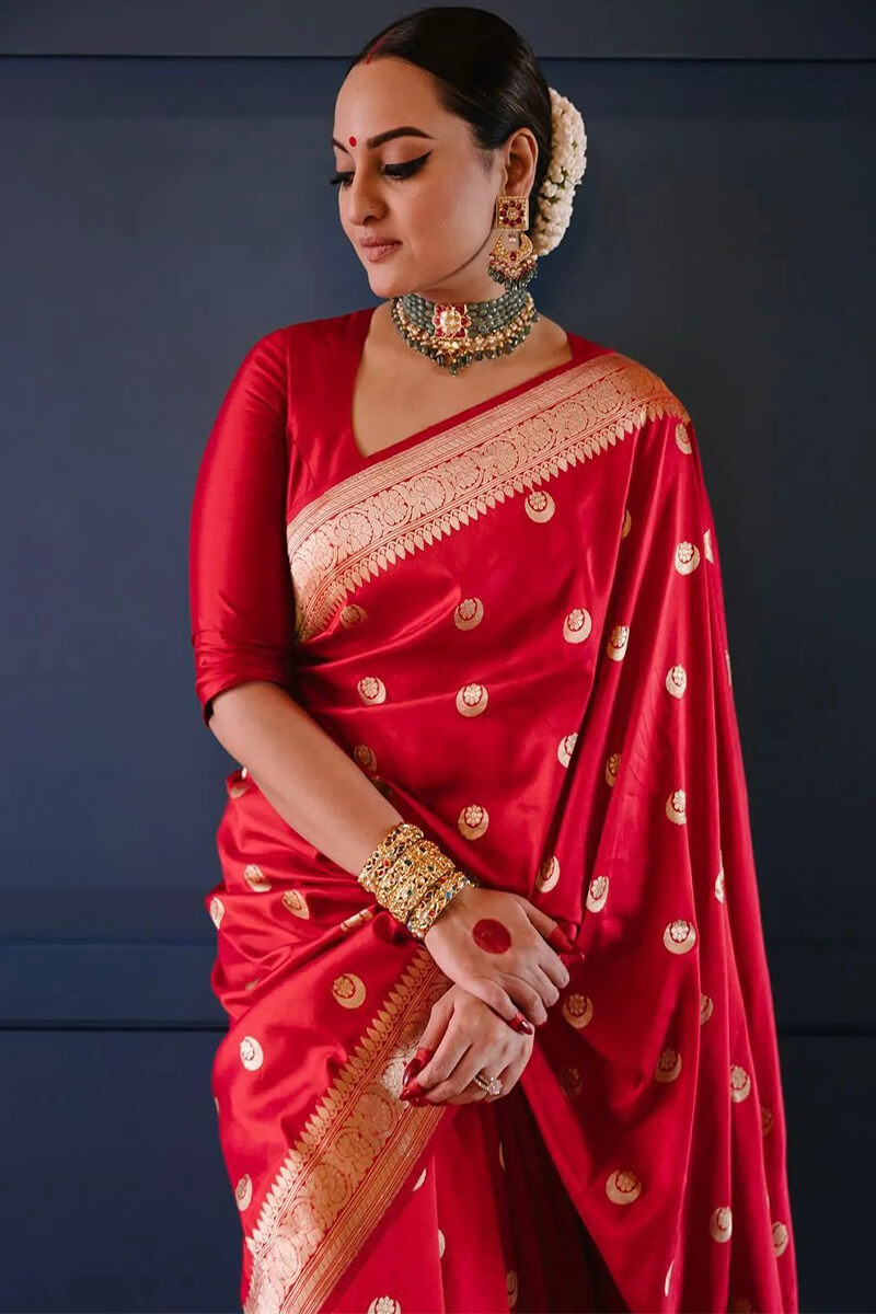 Dissemble Red Soft Silk Saree With Designer Blouse Piece