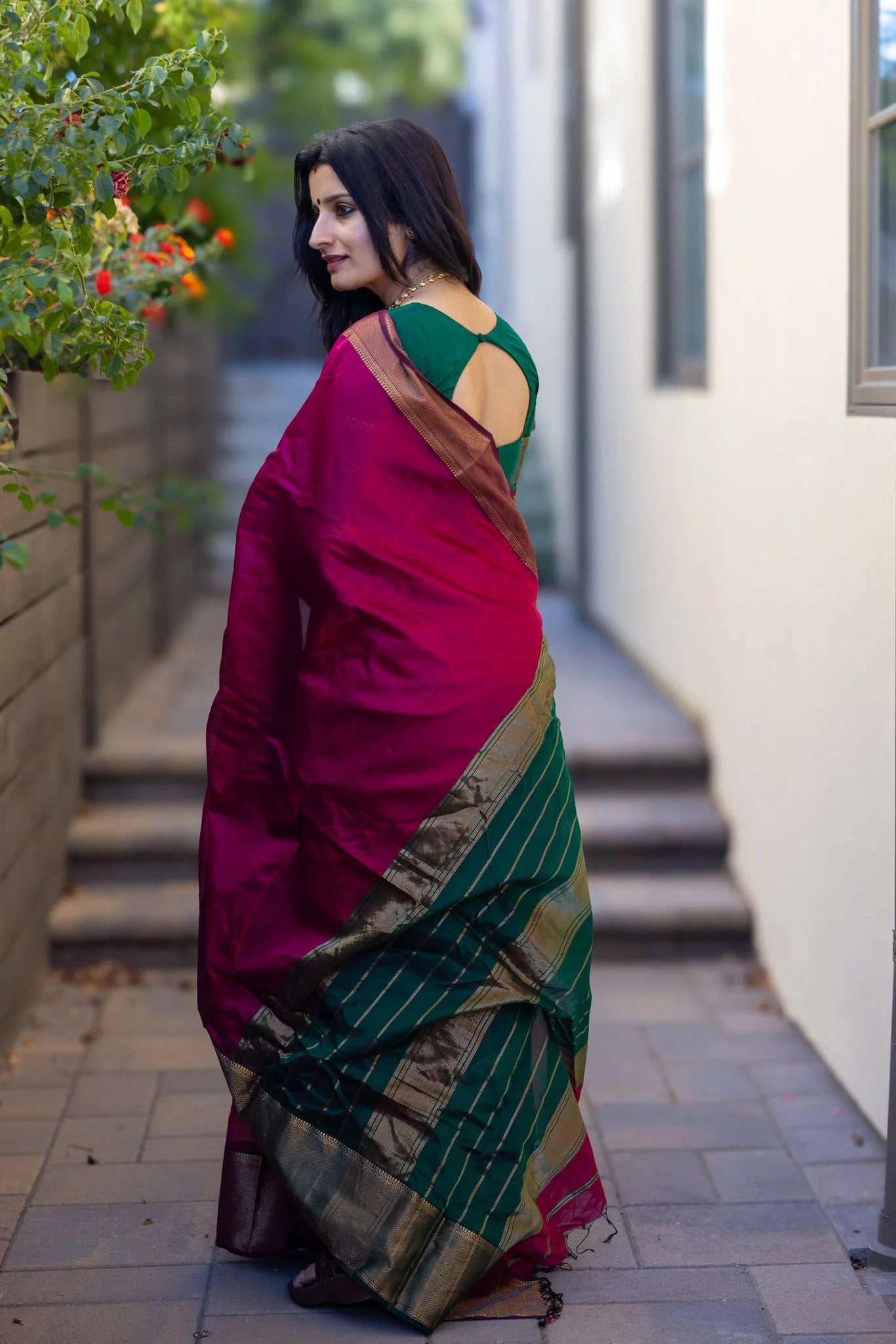Innovative Dark Pink Soft Silk Saree With Staring Blouse Piece