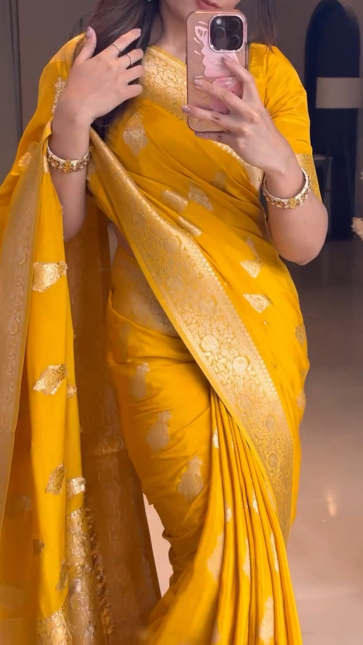 Gratifying Yellow Soft Silk Saree With Desirable Blouse Piece