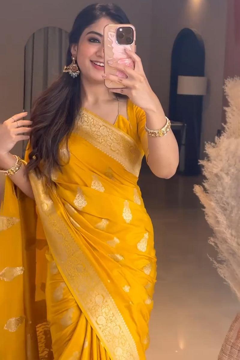 Gratifying Yellow Soft Silk Saree With Desirable Blouse Piece