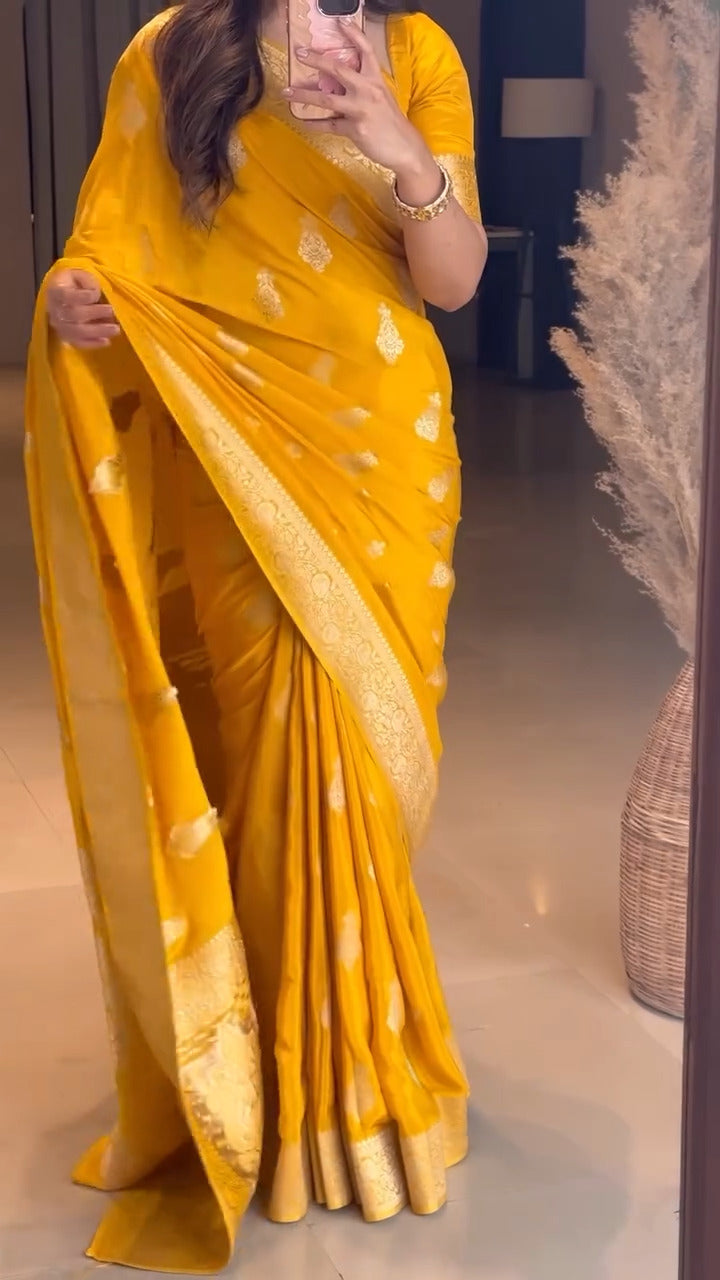 Gratifying Yellow Soft Silk Saree With Desirable Blouse Piece