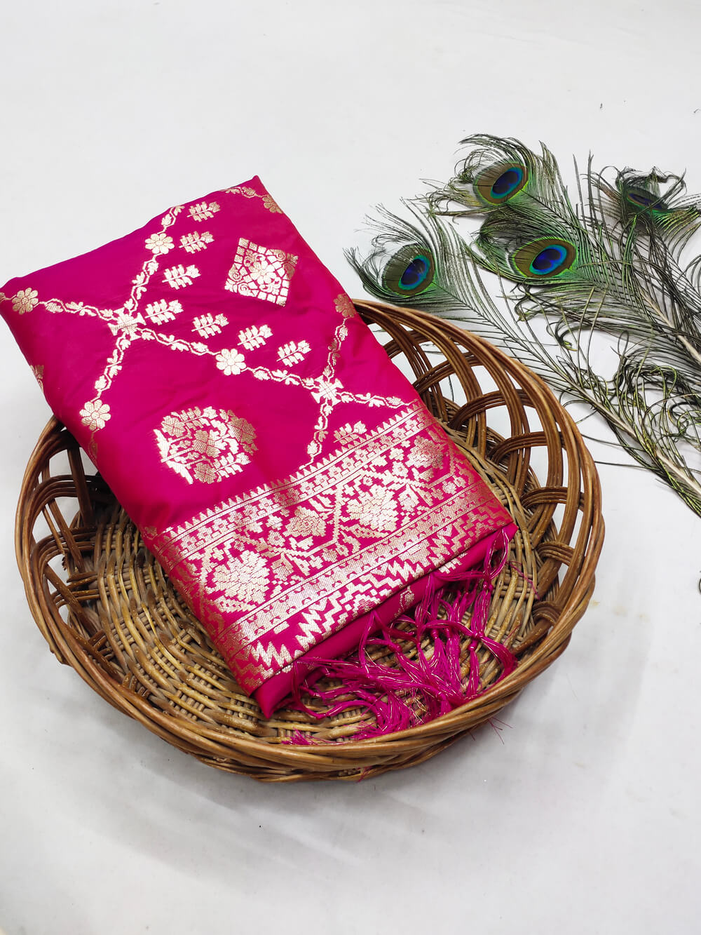 Captivating Dark Pink Soft Banarasi Silk Saree With Precious Blouse Piece