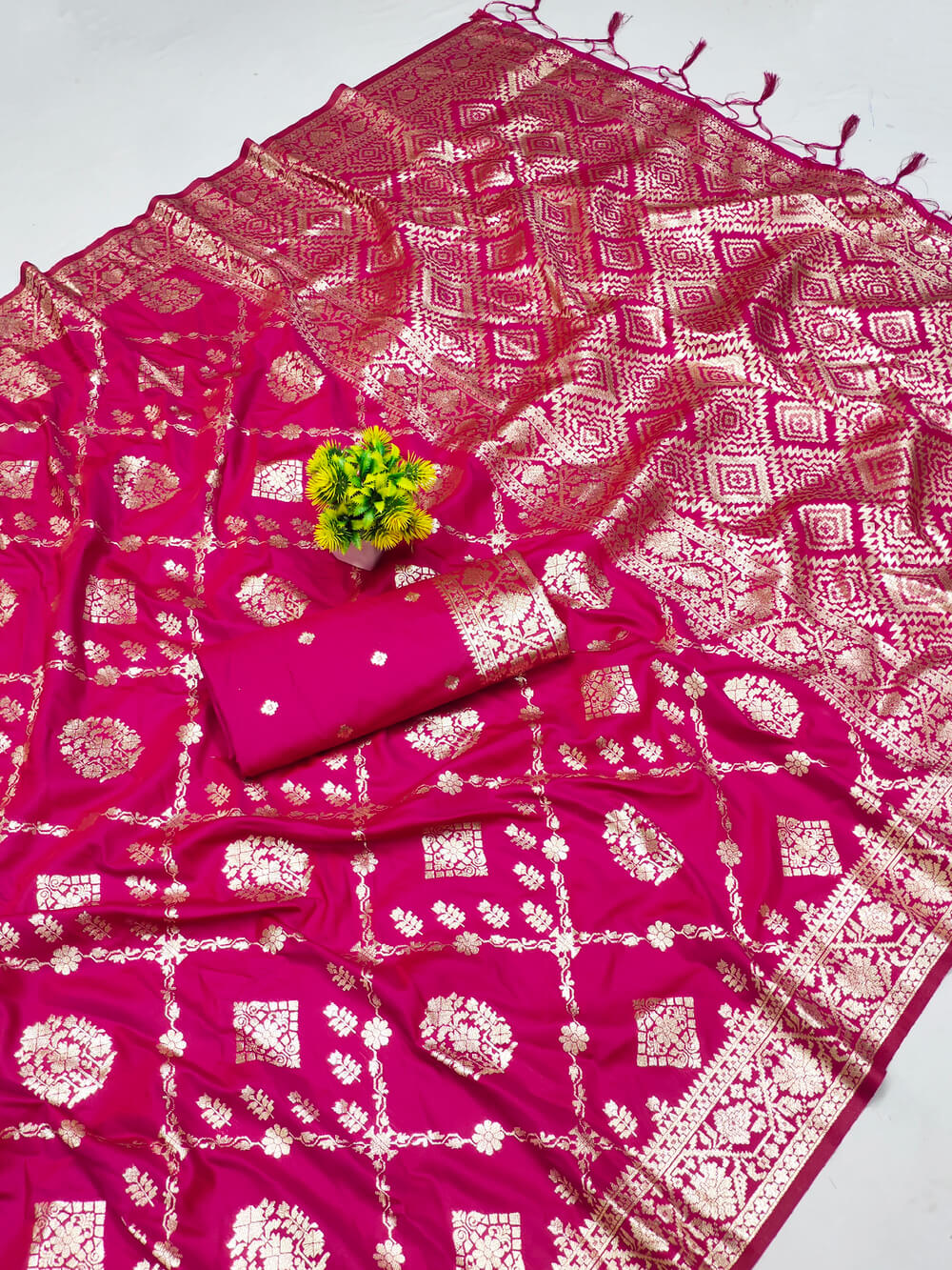 Captivating Dark Pink Soft Banarasi Silk Saree With Precious Blouse Piece