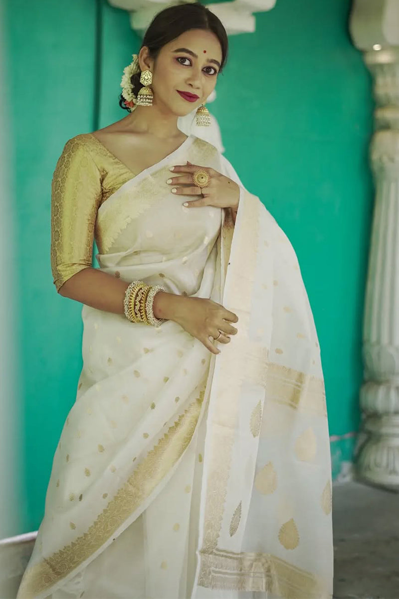 Effulgent Off White Linen Silk Saree With Ravishing Blouse Piece