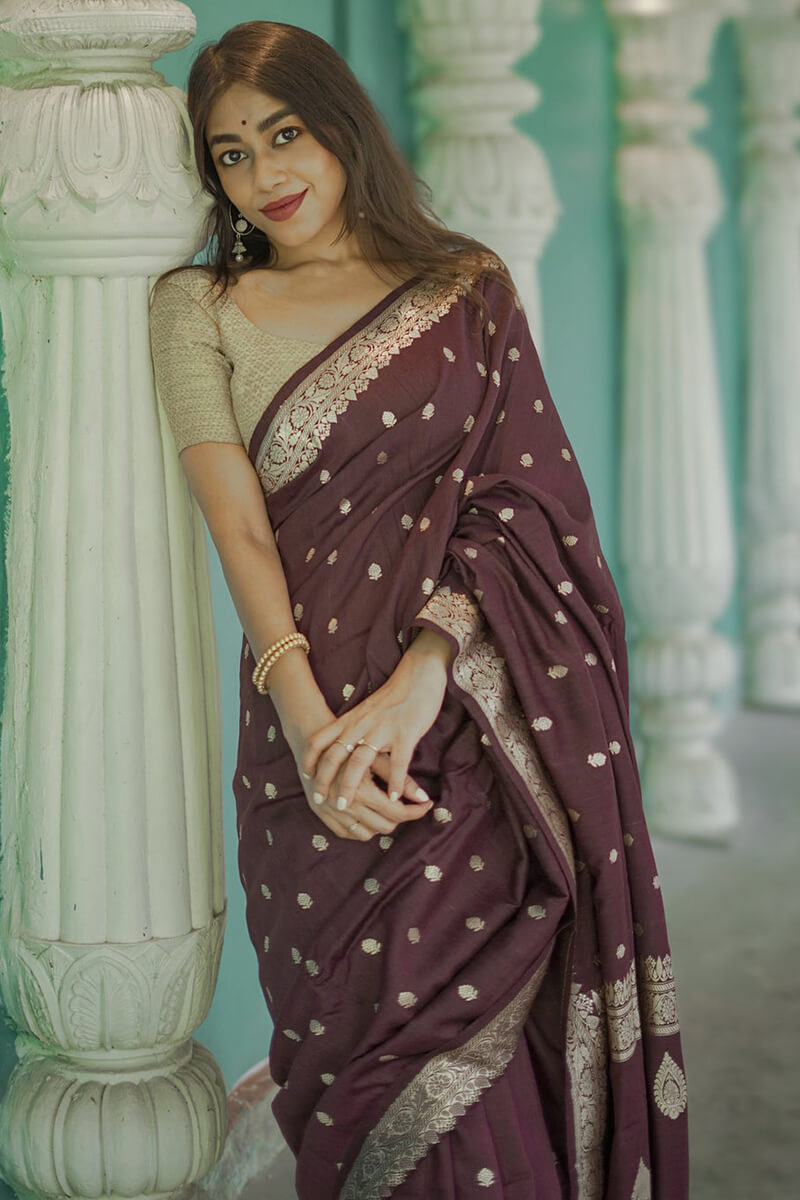 Exemplary Wine Linen Silk Saree With Seraphic Blouse Piece