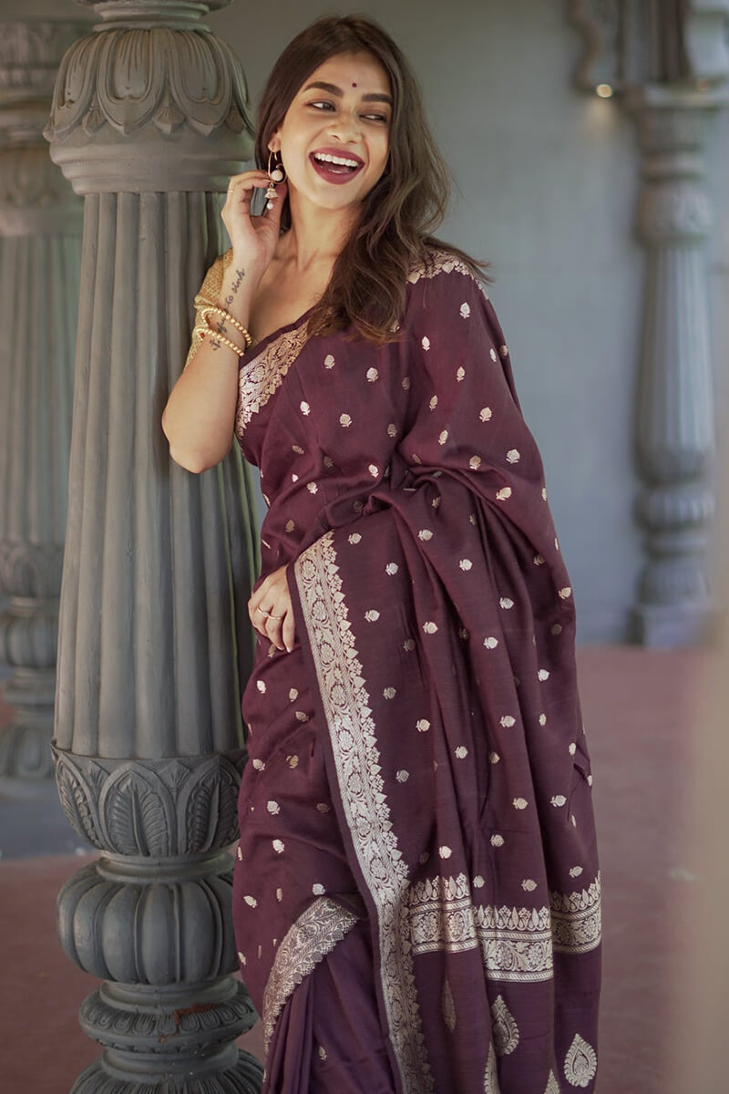 Exemplary Wine Linen Silk Saree With Seraphic Blouse Piece