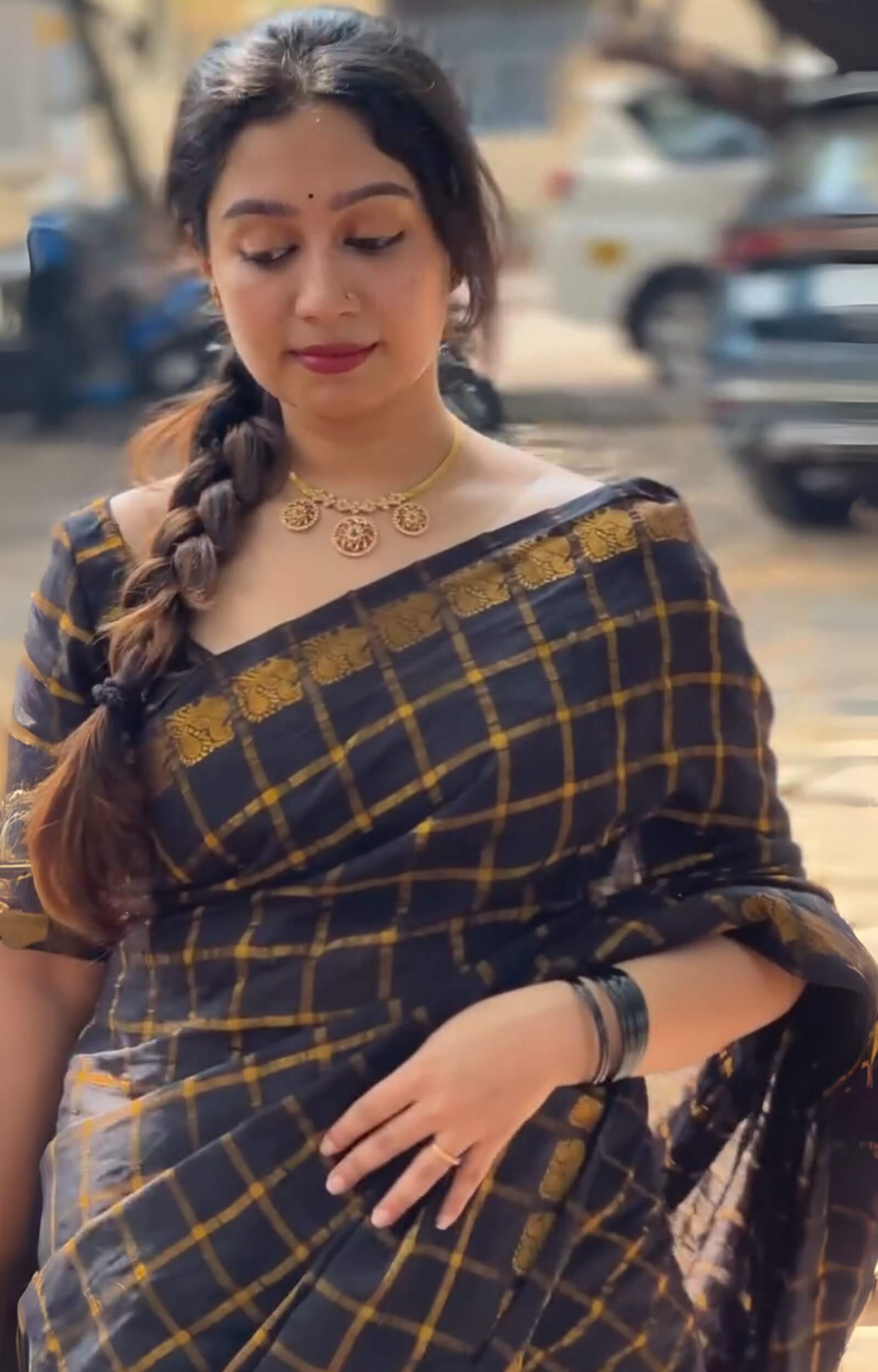 Prominent Black Cotton Silk Saree With Exemplary Blouse Piece