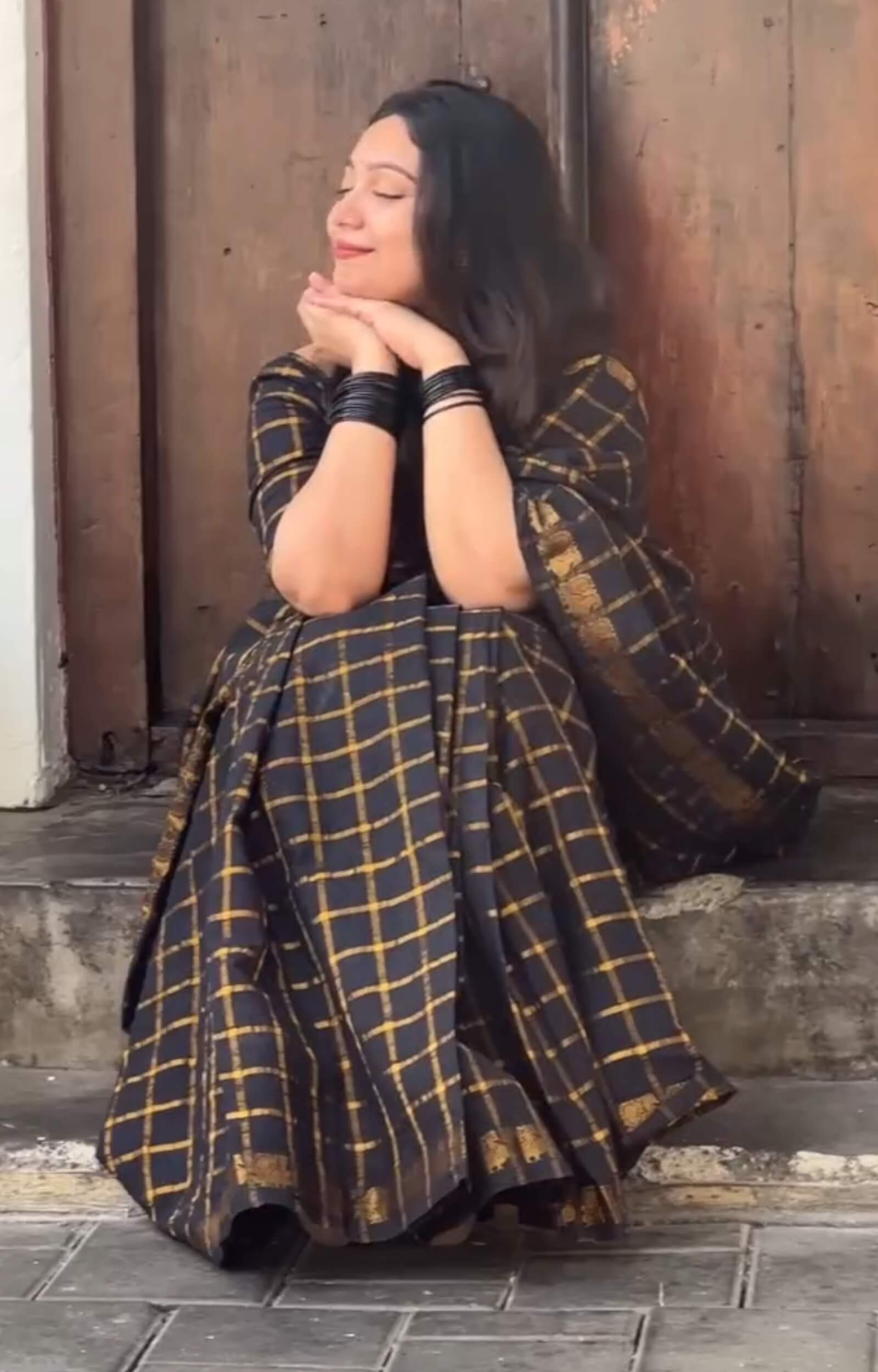 Prominent Black Cotton Silk Saree With Exemplary Blouse Piece