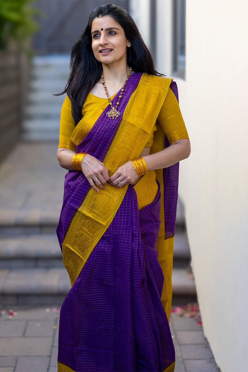Bewitching Purple Soft Silk Saree With Lagniappe Blouse Piece