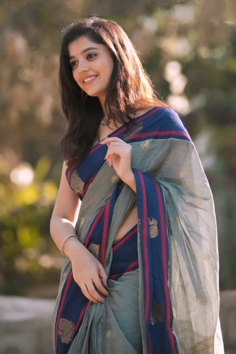 Ideal Grey Cotton Silk Saree With Hypnotic Blouse Piece