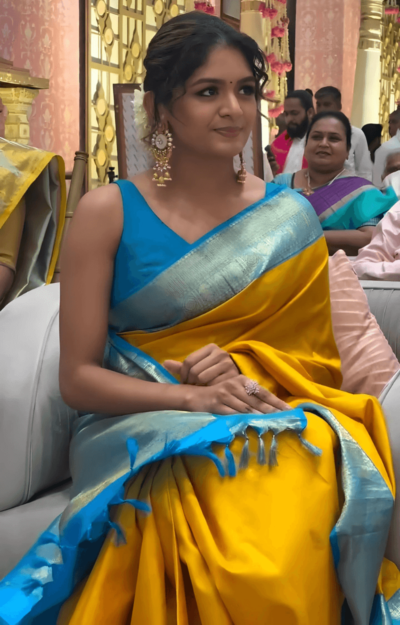 A dreamy Yellow Soft Silk Saree With Propinquity Blouse Piece