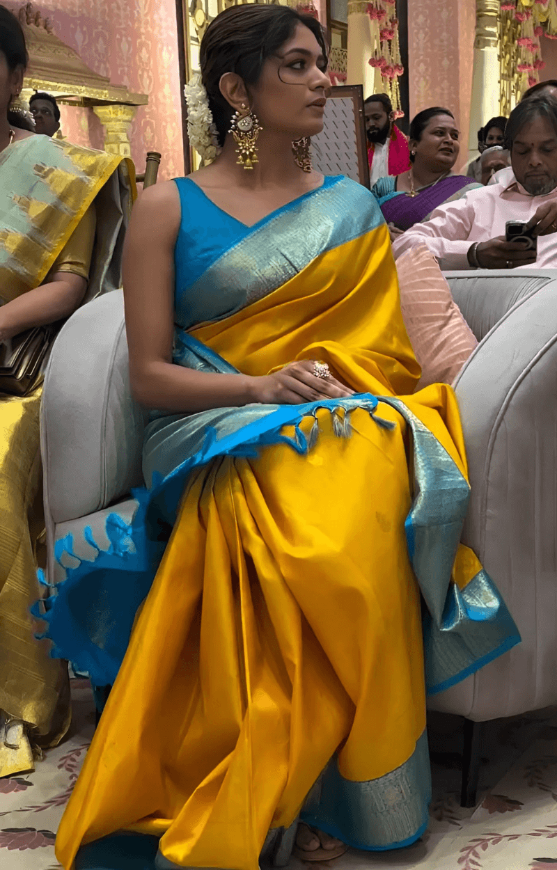 A dreamy Yellow Soft Silk Saree With Propinquity Blouse Piece