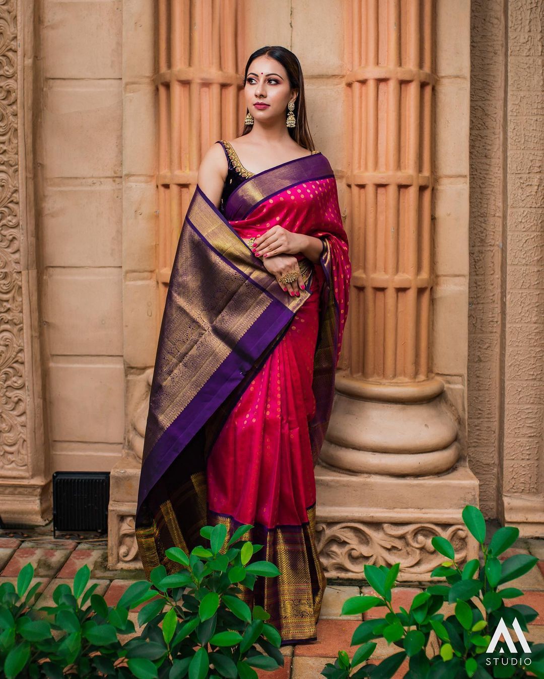 Luxuriant Dark Pink Soft Banarasi Silk Saree With Winsome Blouse Piece