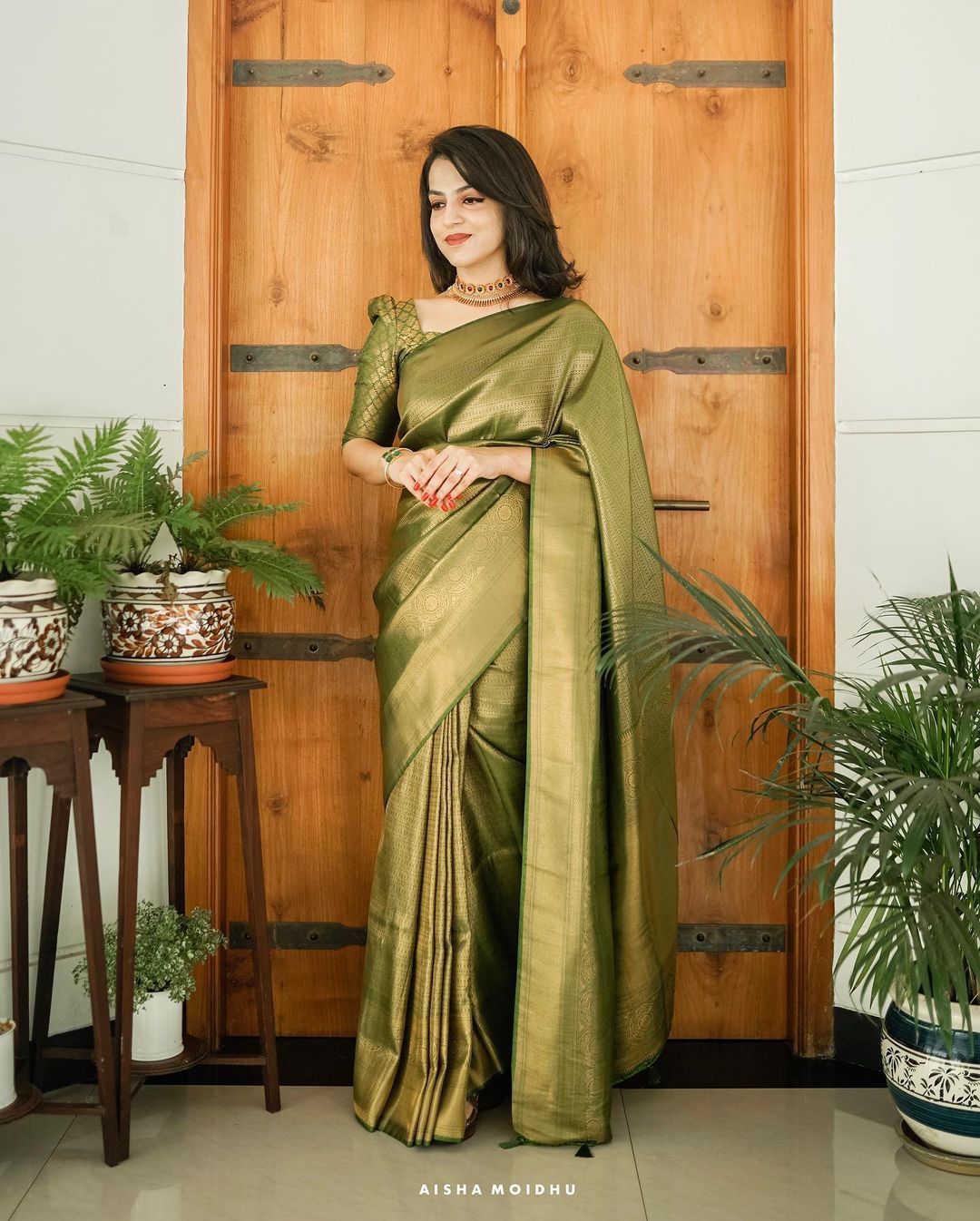 Smashing Green Soft Silk Saree With Mesmerising Blouse Piece