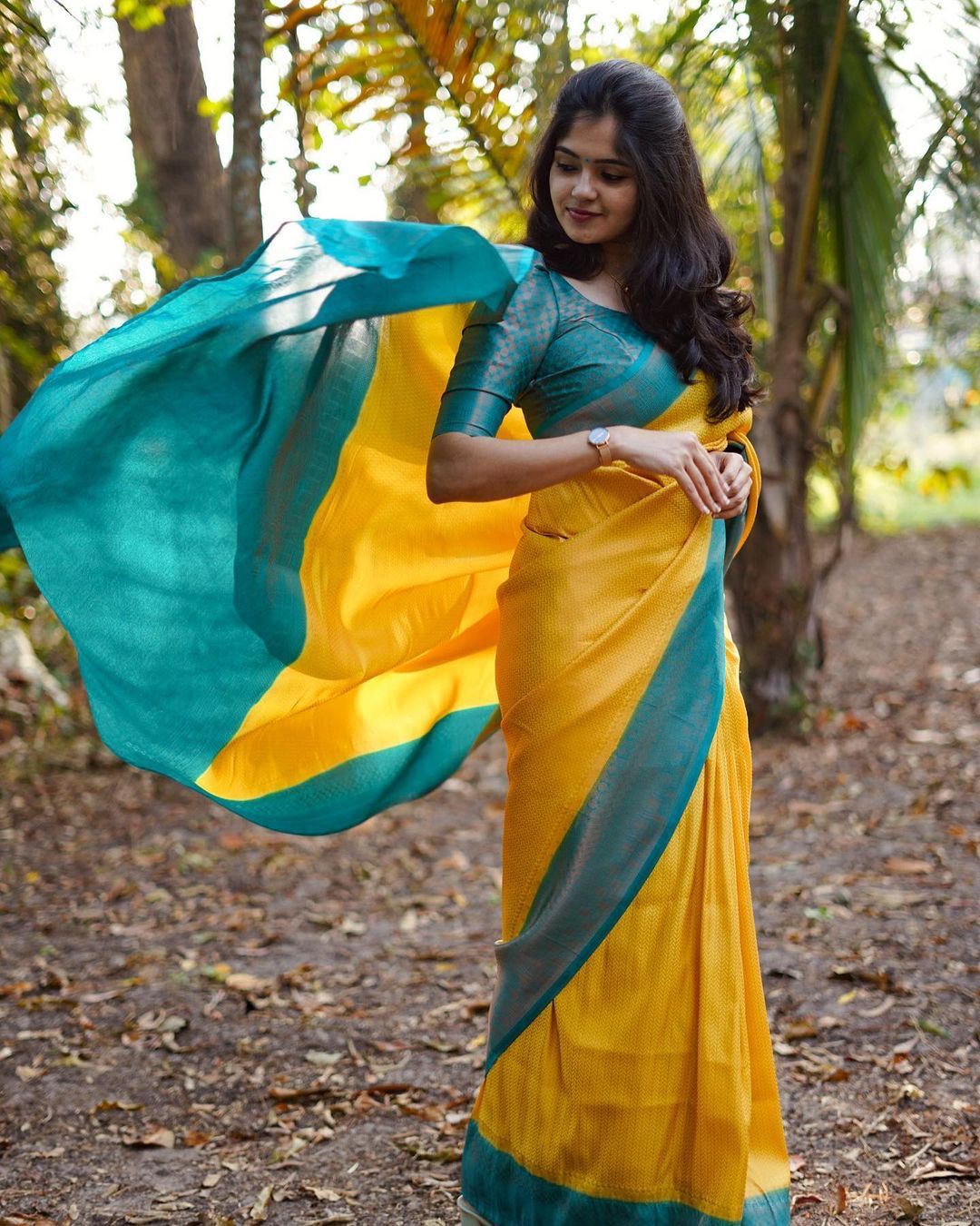 Demanding Yellow Soft Silk Saree With Delightful Blouse Piece