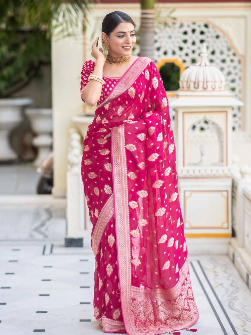 Imbrication Dark Pink Soft Banarasi Silk Saree With Staggering Blouse Piece