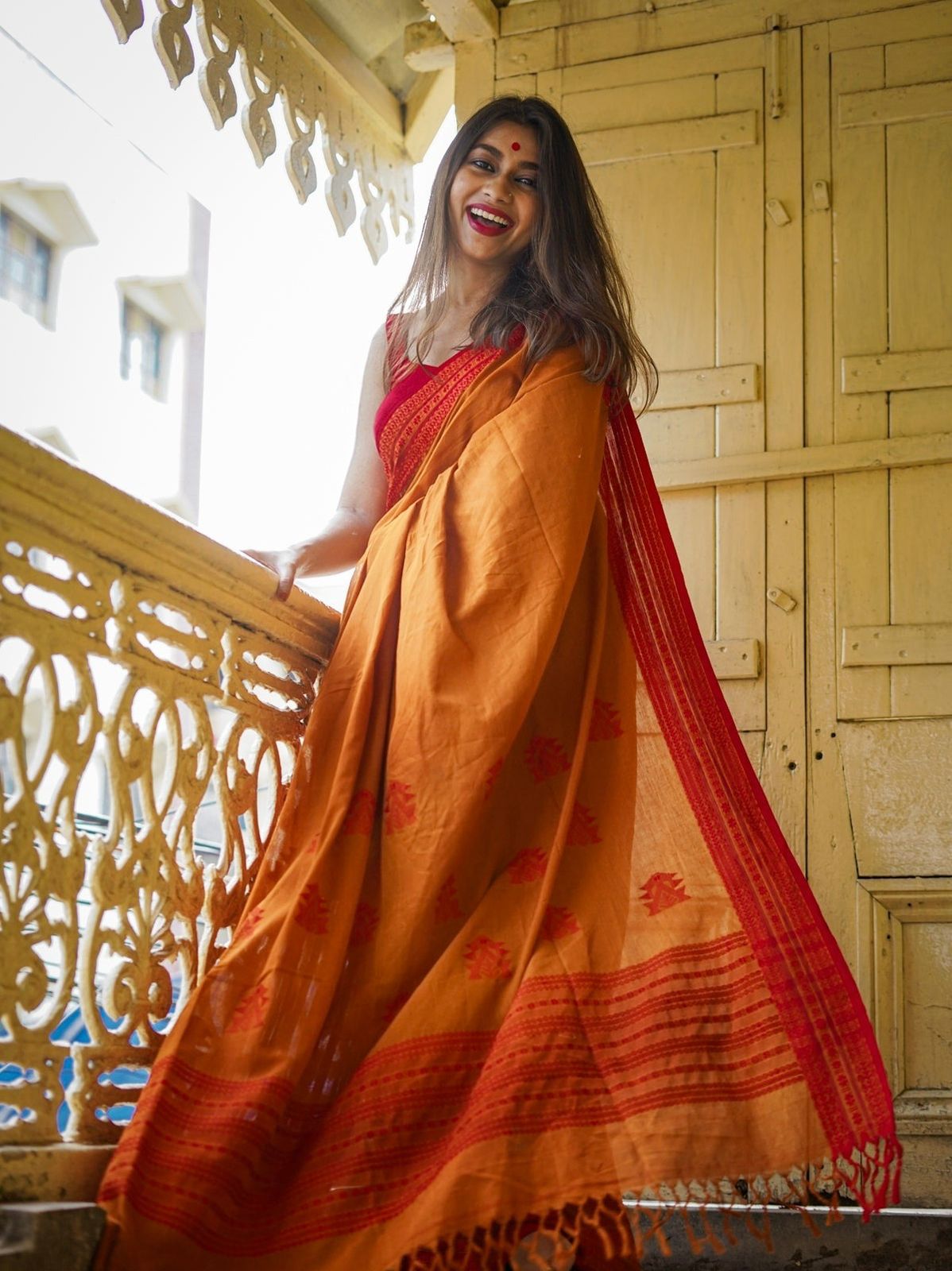 Ethereal Yellow Cotton Silk Saree With Lagniappe Blouse Piece