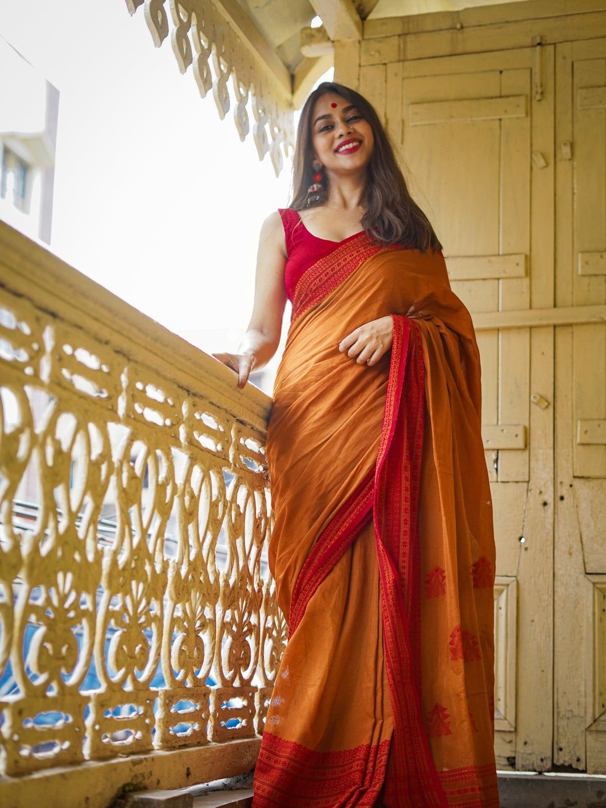 Ethereal Yellow Cotton Silk Saree With Lagniappe Blouse Piece