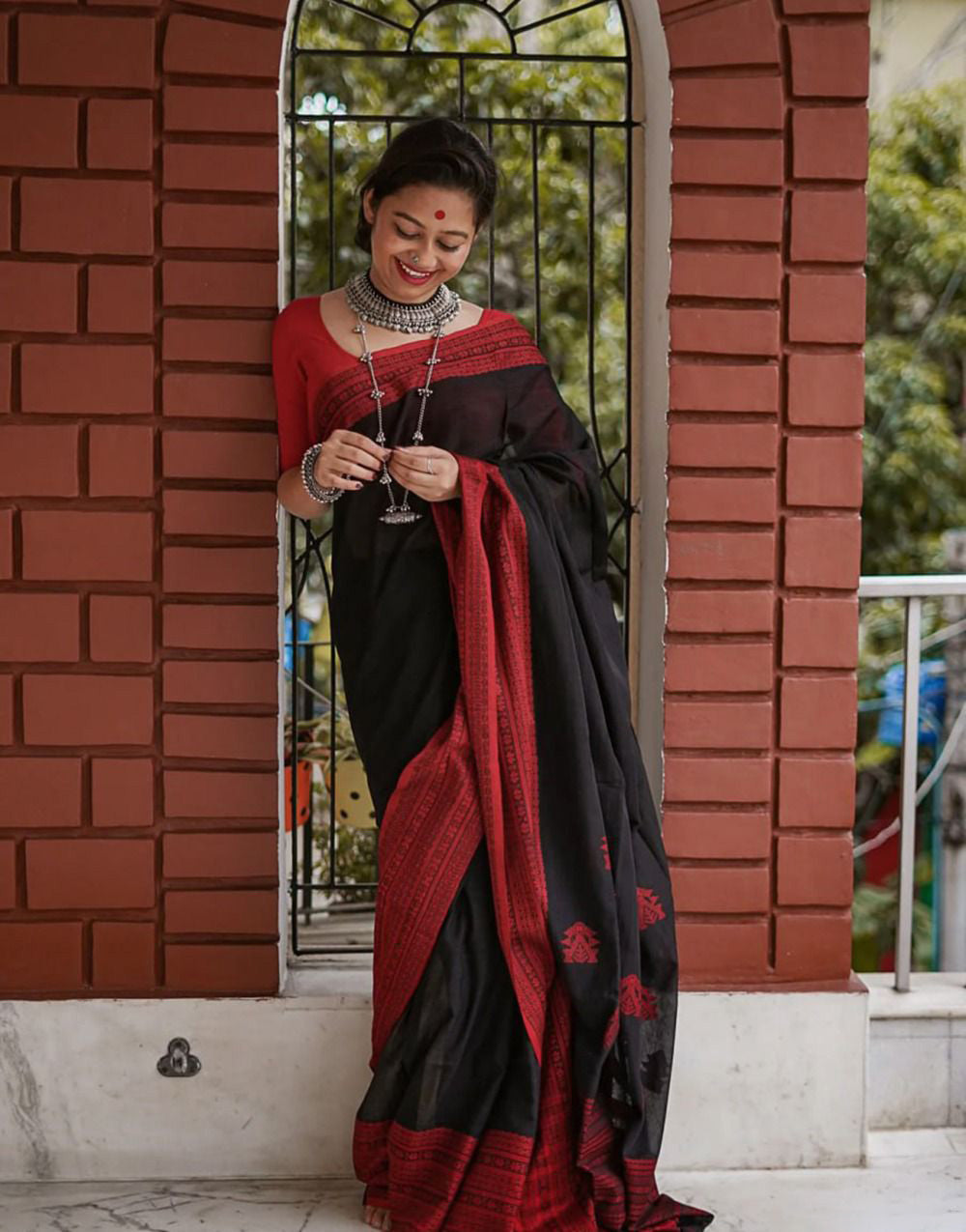 Alluring Black Cotton Silk Saree With Nectarous Blouse Piece