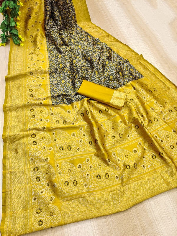 Magnetic Black Soft Silk Saree With Bewitching Blouse Piece