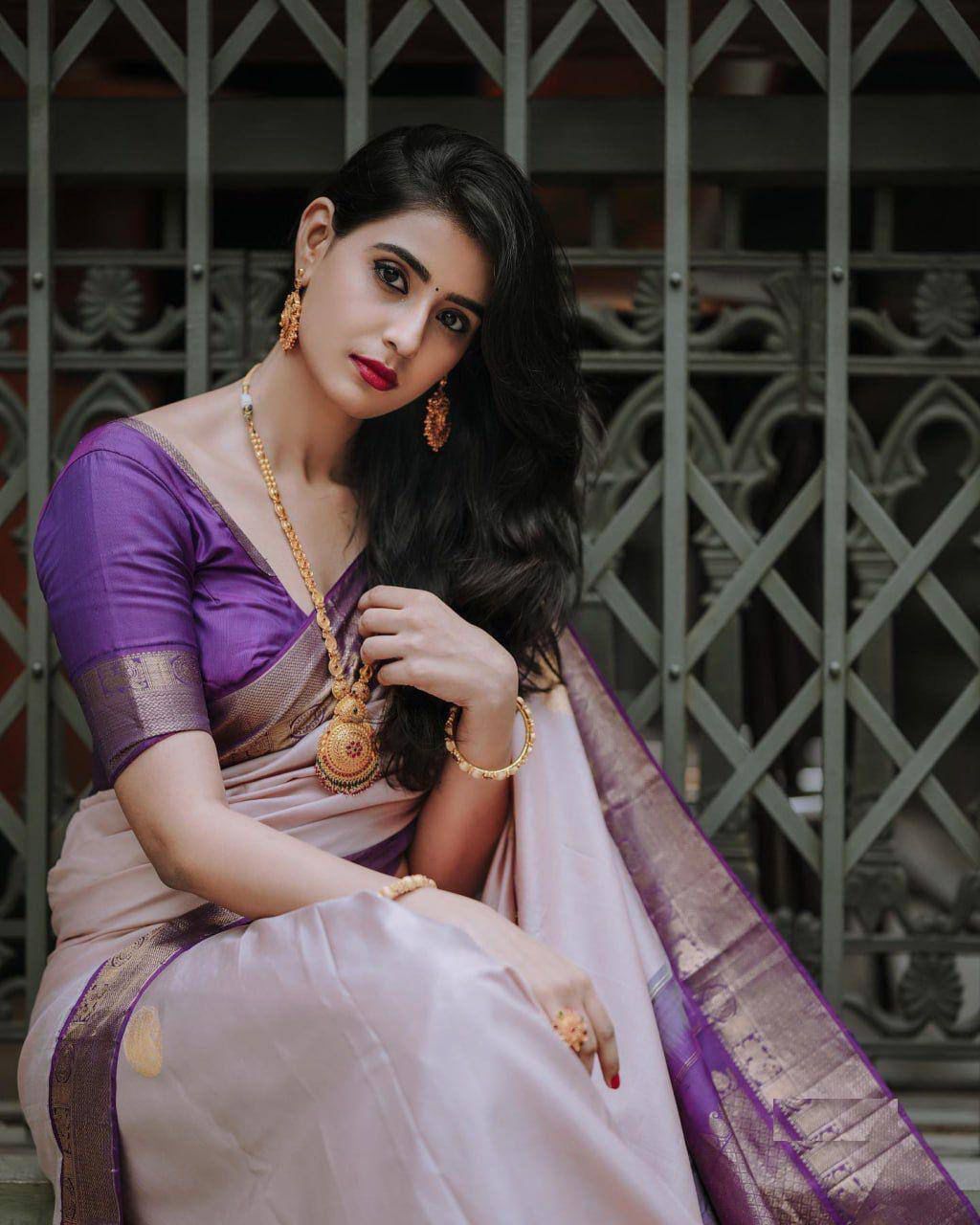 Enchanting Peach Soft Silk Saree With Embrocation Blouse Piece
