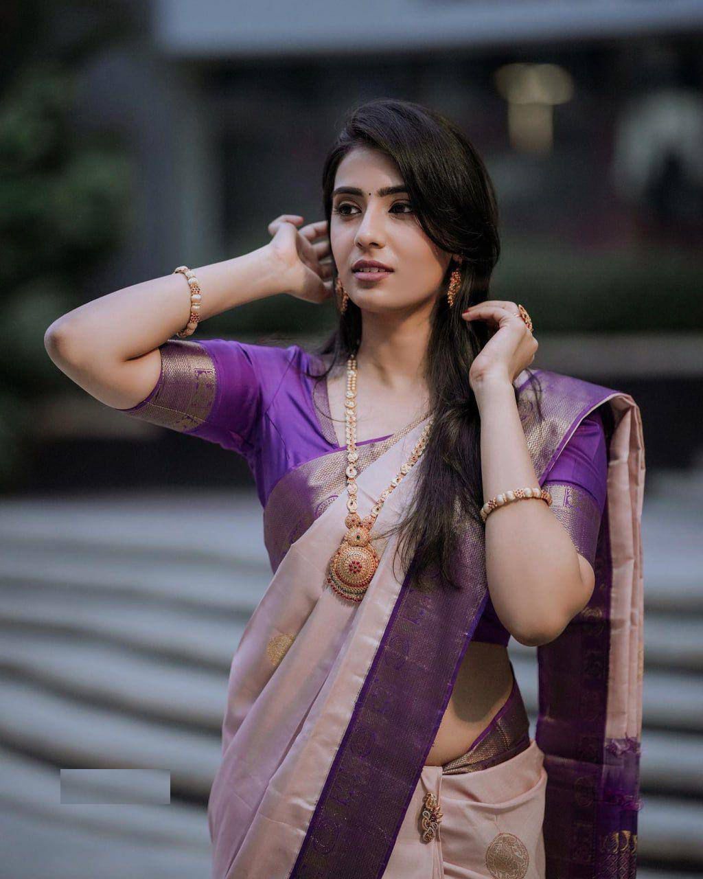 Enchanting Peach Soft Silk Saree With Embrocation Blouse Piece