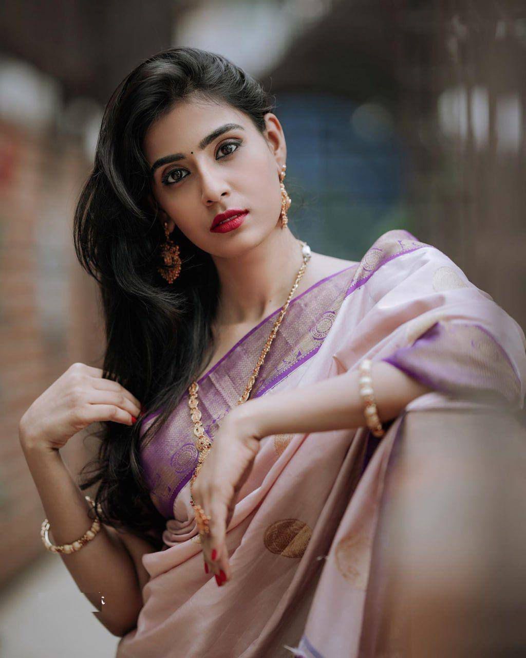 Enchanting Peach Soft Silk Saree With Embrocation Blouse Piece