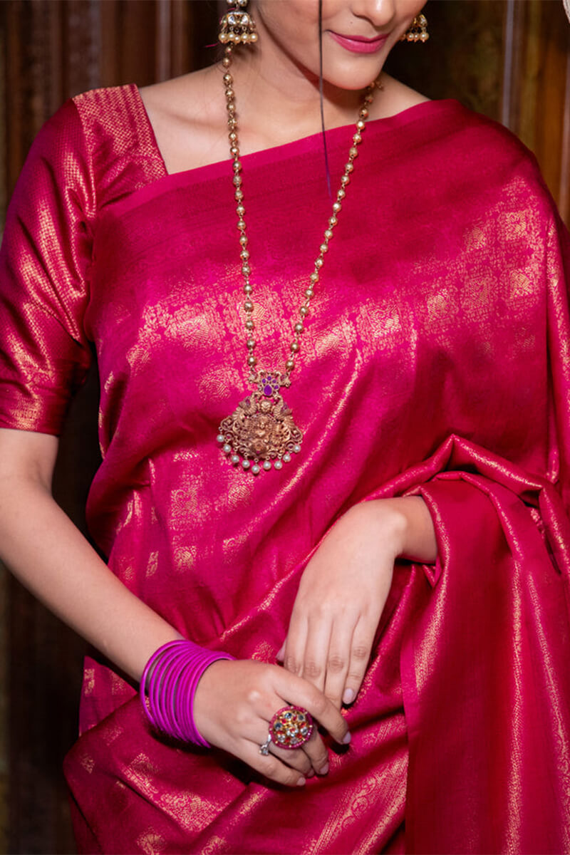 Beauteous Dark Pink Soft Silk Saree With Ebullience Blouse Piece