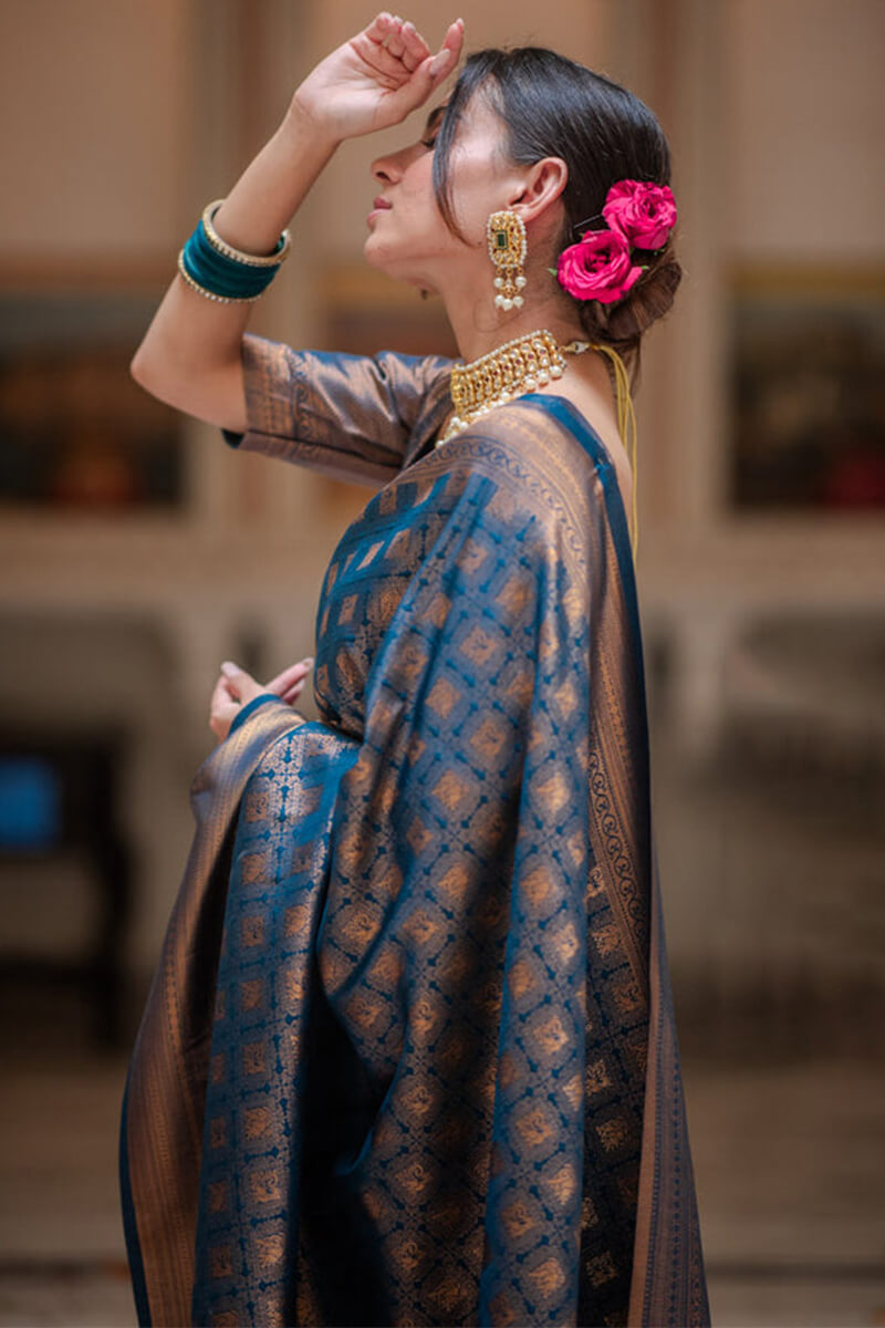 Imaginative Navy Blue Soft Silk Saree With Tremendous Blouse Piece