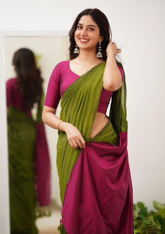 Marvellous Green Cotton Silk Saree With Arresting Blouse Piece