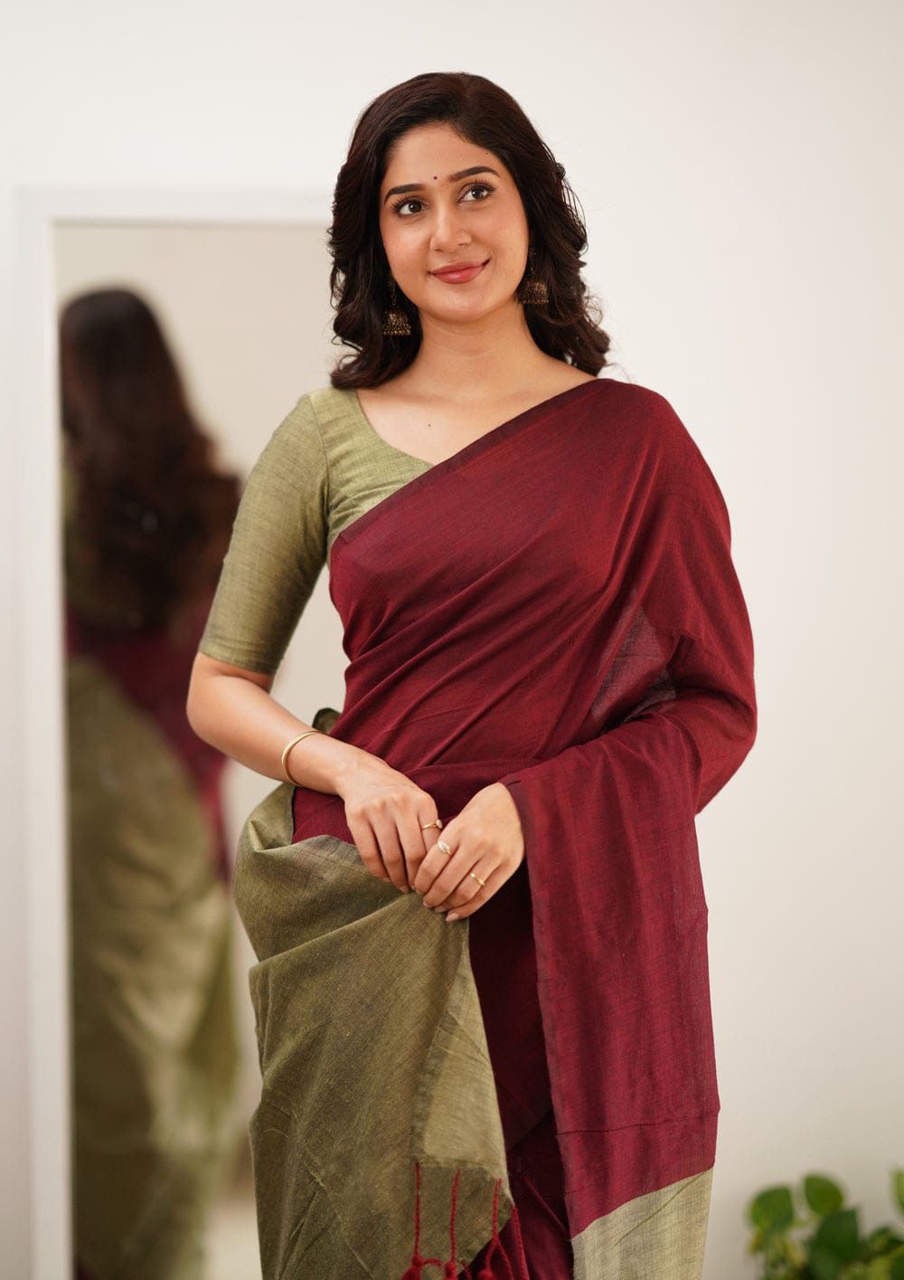 Delightful Maroon Cotton Silk Saree With Effervescent Blouse Piece