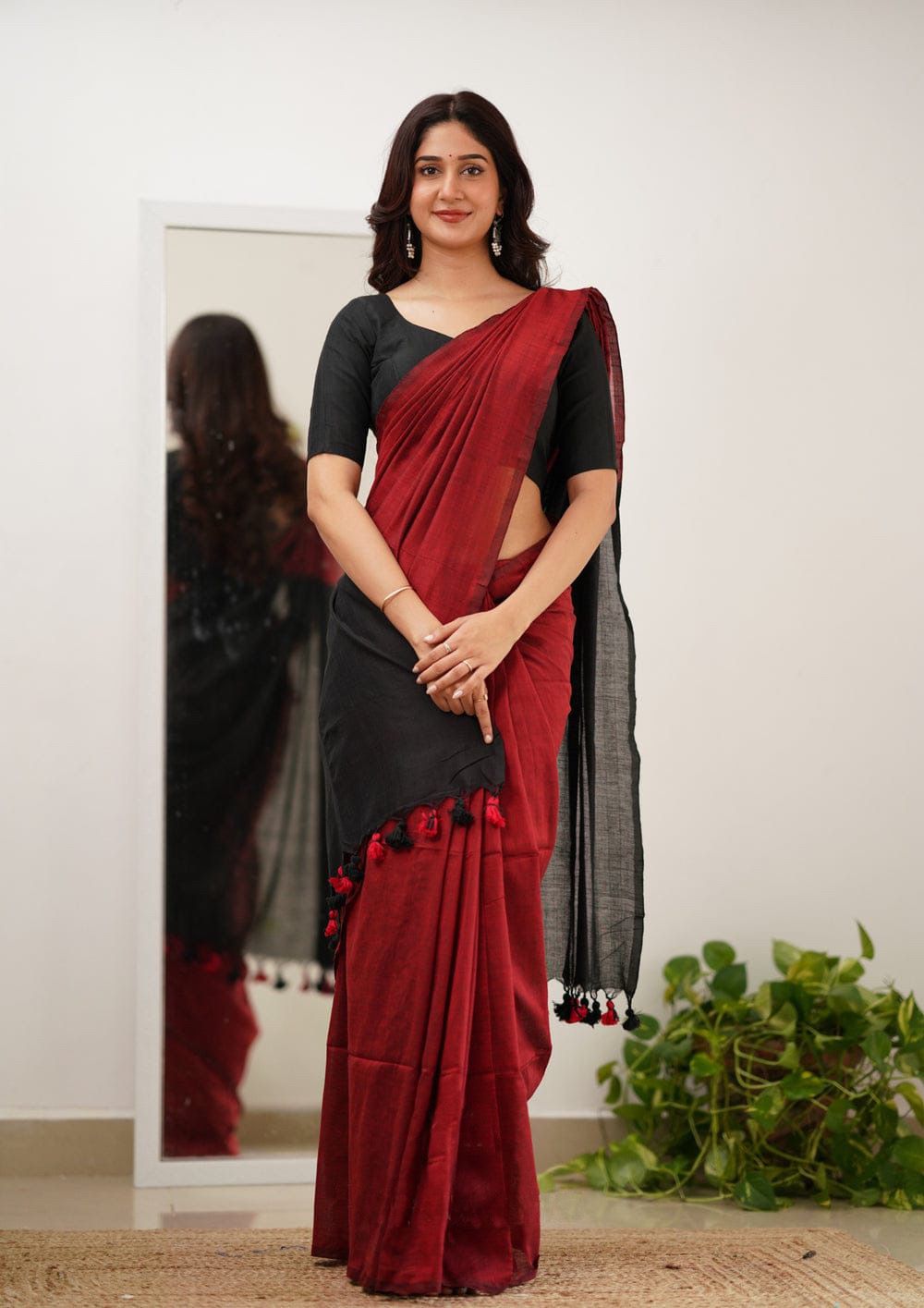 Piquant Red Cotton Silk Saree With Tantalizing Blouse Piece