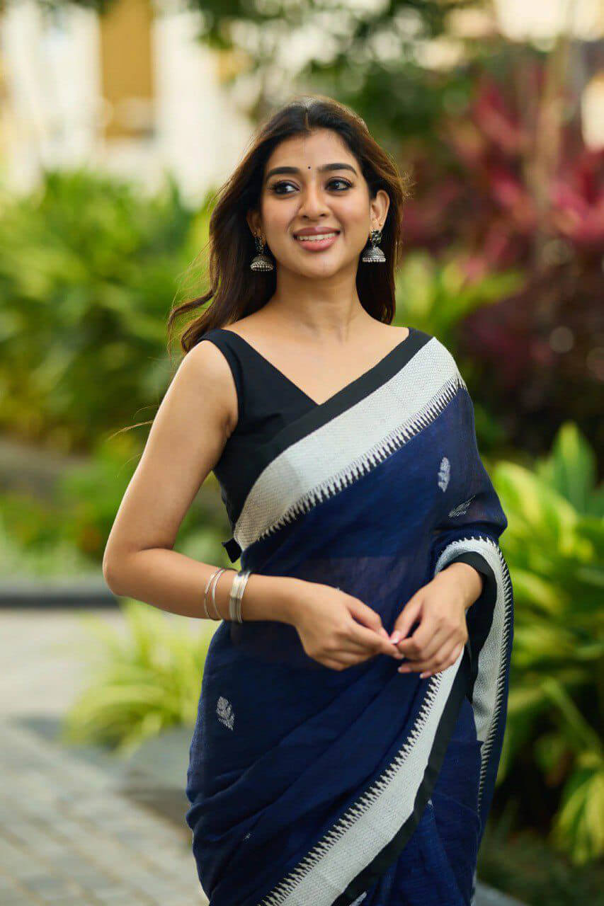 Elaborate Navy Blue Cotton Silk Saree With Ravishing Blouse Piece