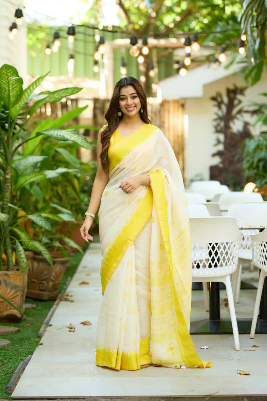Mesmerising Off White Cotton Silk Saree With Pleasant Blouse Piece