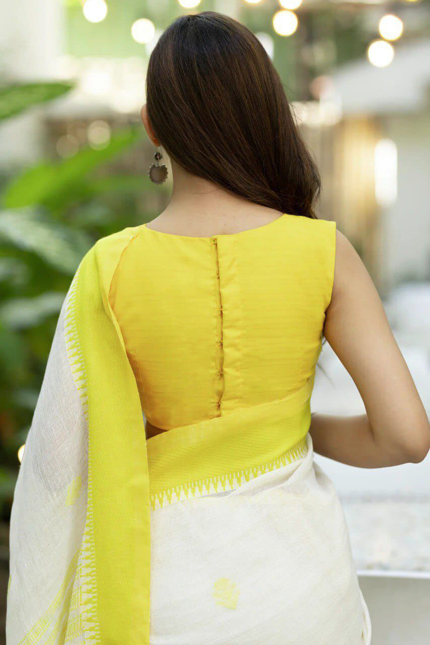 Mesmerising Off White Cotton Silk Saree With Pleasant Blouse Piece