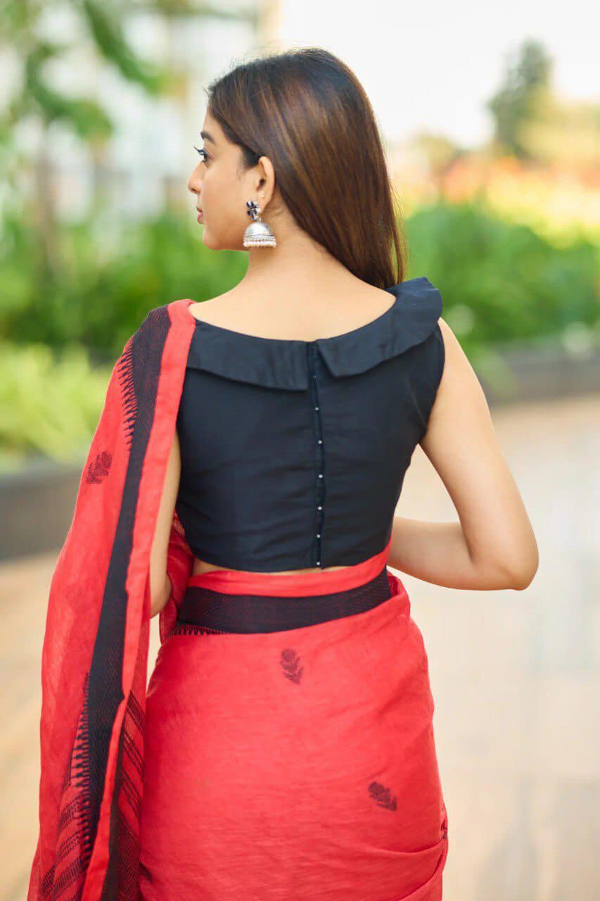 Scrupulous Red Cotton Silk Saree With Glittering Blouse Piece