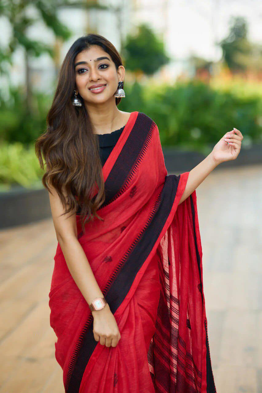 Scrupulous Red Cotton Silk Saree With Glittering Blouse Piece