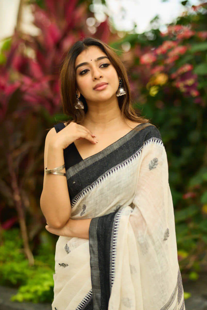 Gorgeous Off White Cotton Silk Saree With Stunning Blouse Piece
