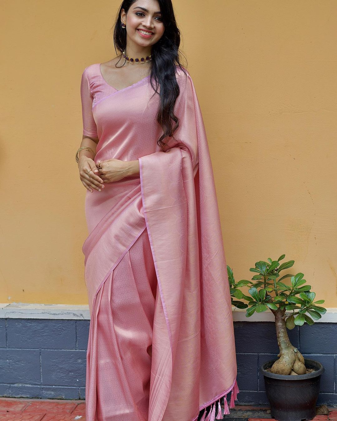 Exemplary Insanely Baby Pink Soft Silk Saree with Piquant Blouse Piece