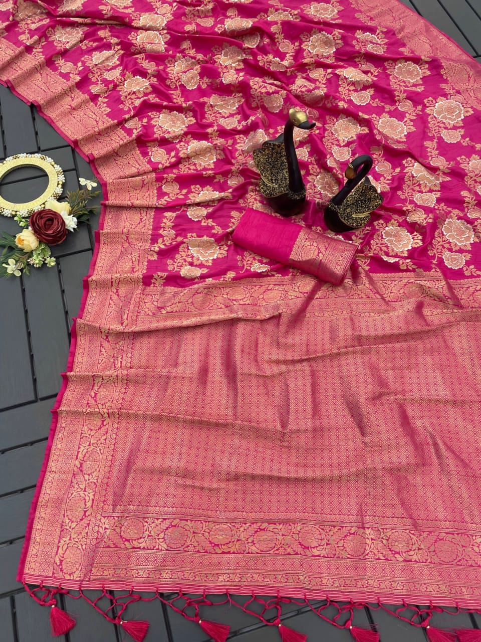 Stunning Dark Pink Soft Banarasi Silk Saree With Petrichor Blouse Piece