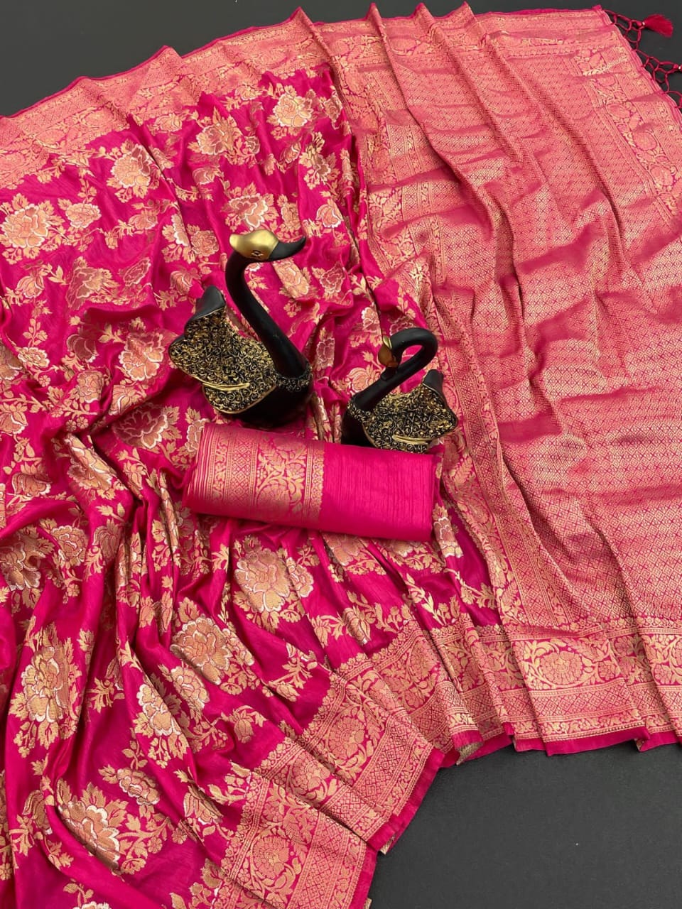 Stunning Dark Pink Soft Banarasi Silk Saree With Petrichor Blouse Piece