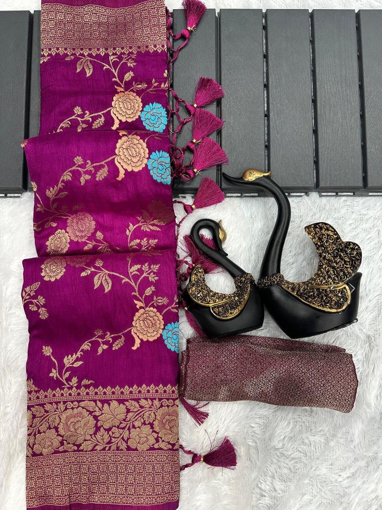 Gratifying Purple Soft Banarasi Silk Saree With Artistic Blouse Piece