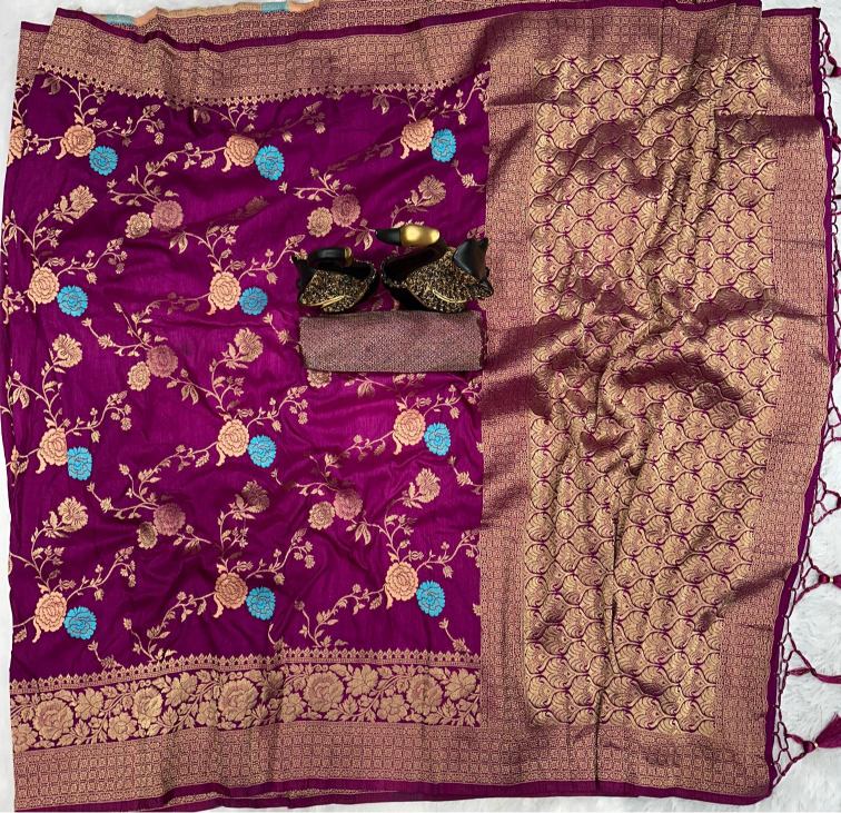 Gratifying Purple Soft Banarasi Silk Saree With Artistic Blouse Piece