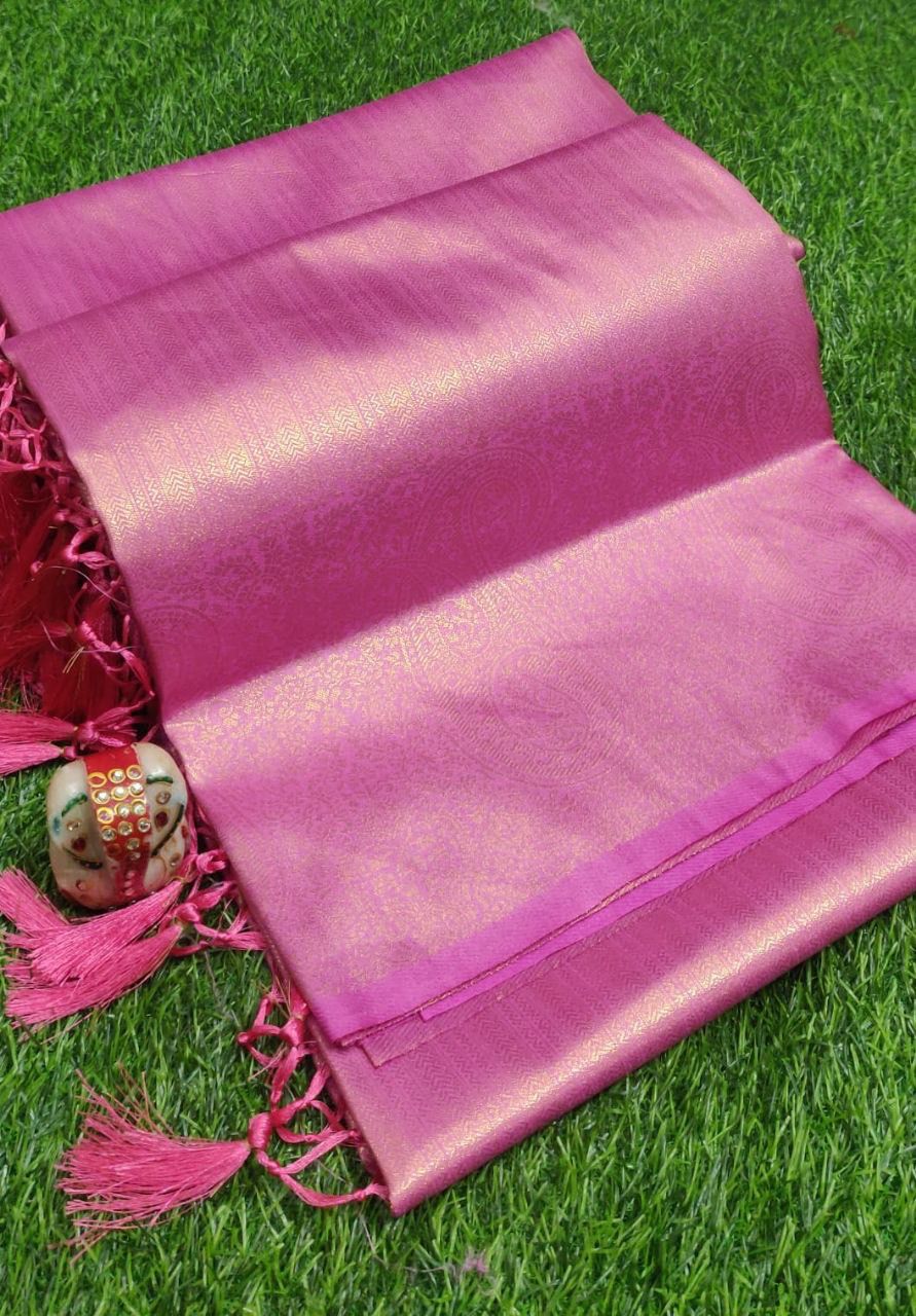 Prominent Pink Kanjivaram Silk Saree With Majestic Blouse Piece