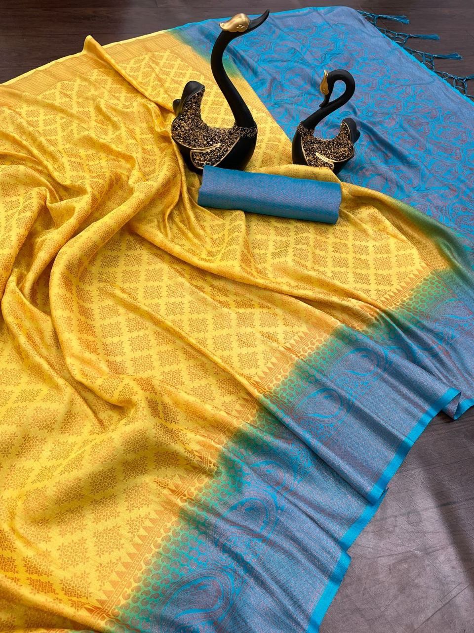 Exemplary Lemon Soft Banarasi Silk Saree With Enticing Blouse Piece