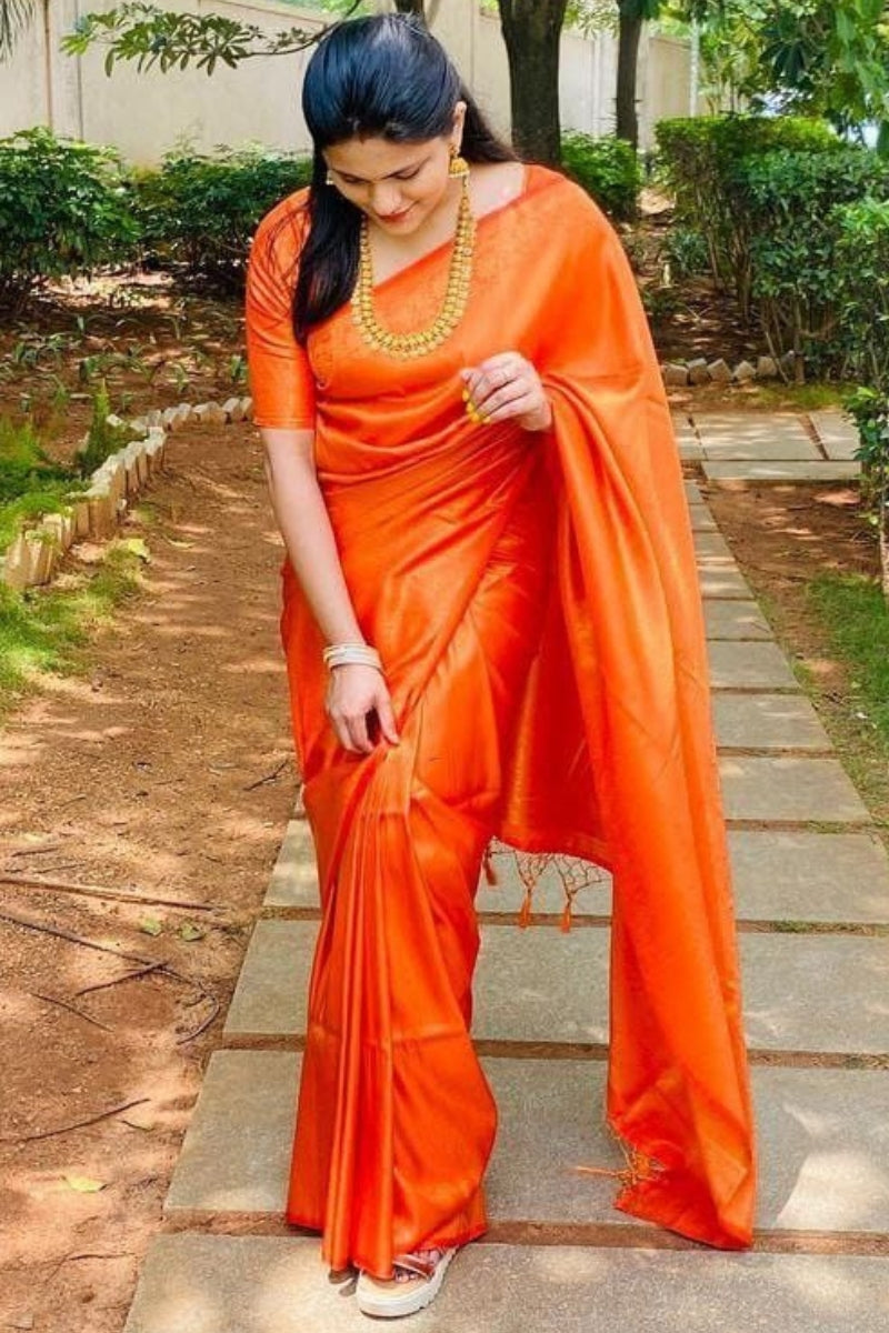 Ravishing Orange Kanjivaram Silk Saree With Unequalled Blouse Piece