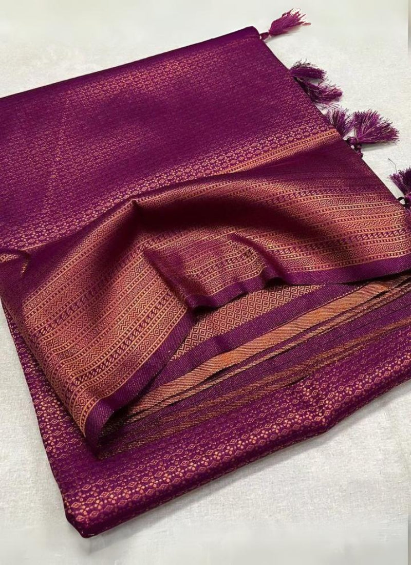 Arresting Purple Kanjivaram Silk Saree With Tremendous Blouse Piece